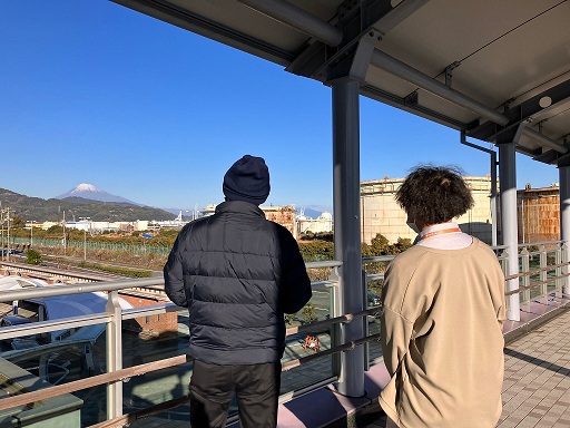 JR清水駅から望む富士山