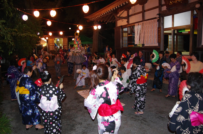 踊りの様子