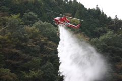 消火タンクによる散水状況