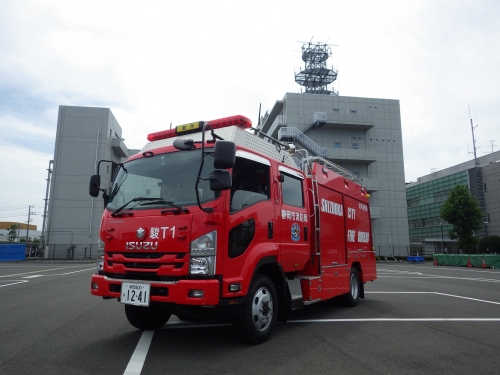 水槽付き消防ポンプ自動車の写真