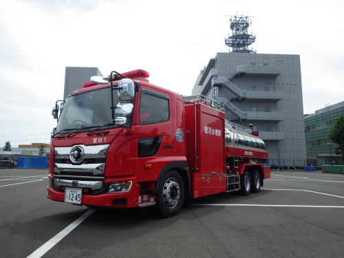 小型動力ポンプ付水槽車（大型水槽車）の写真