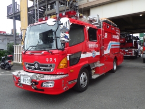 救助工作車（車両写真まえ）