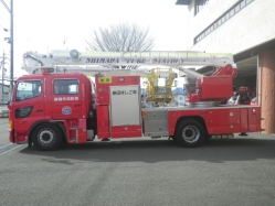 屈折はしご消防自動車