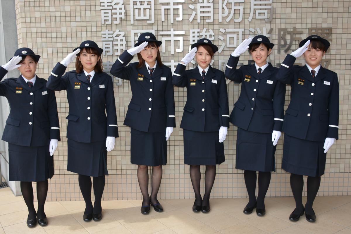 女性1