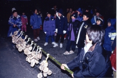 有東木のギリッカケ土台に打ち付ける写真