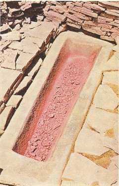 三池平古墳の石棺の写真