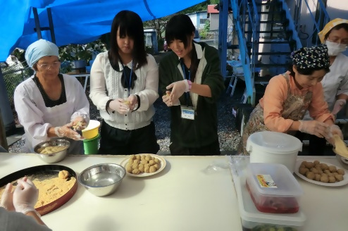 料理体験の様子