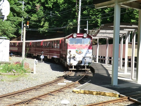 南アルプスあぷとライン列車