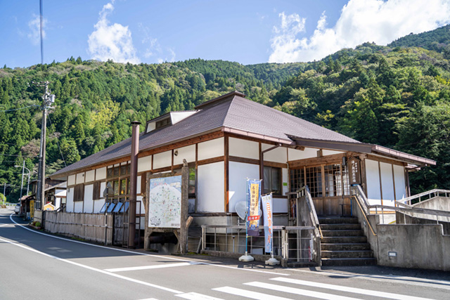 湯ノ島温泉浴場外観