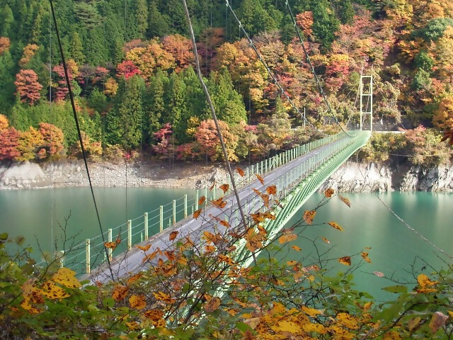 井川湖の紅葉2