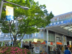 清水駅東西自由通路バナー