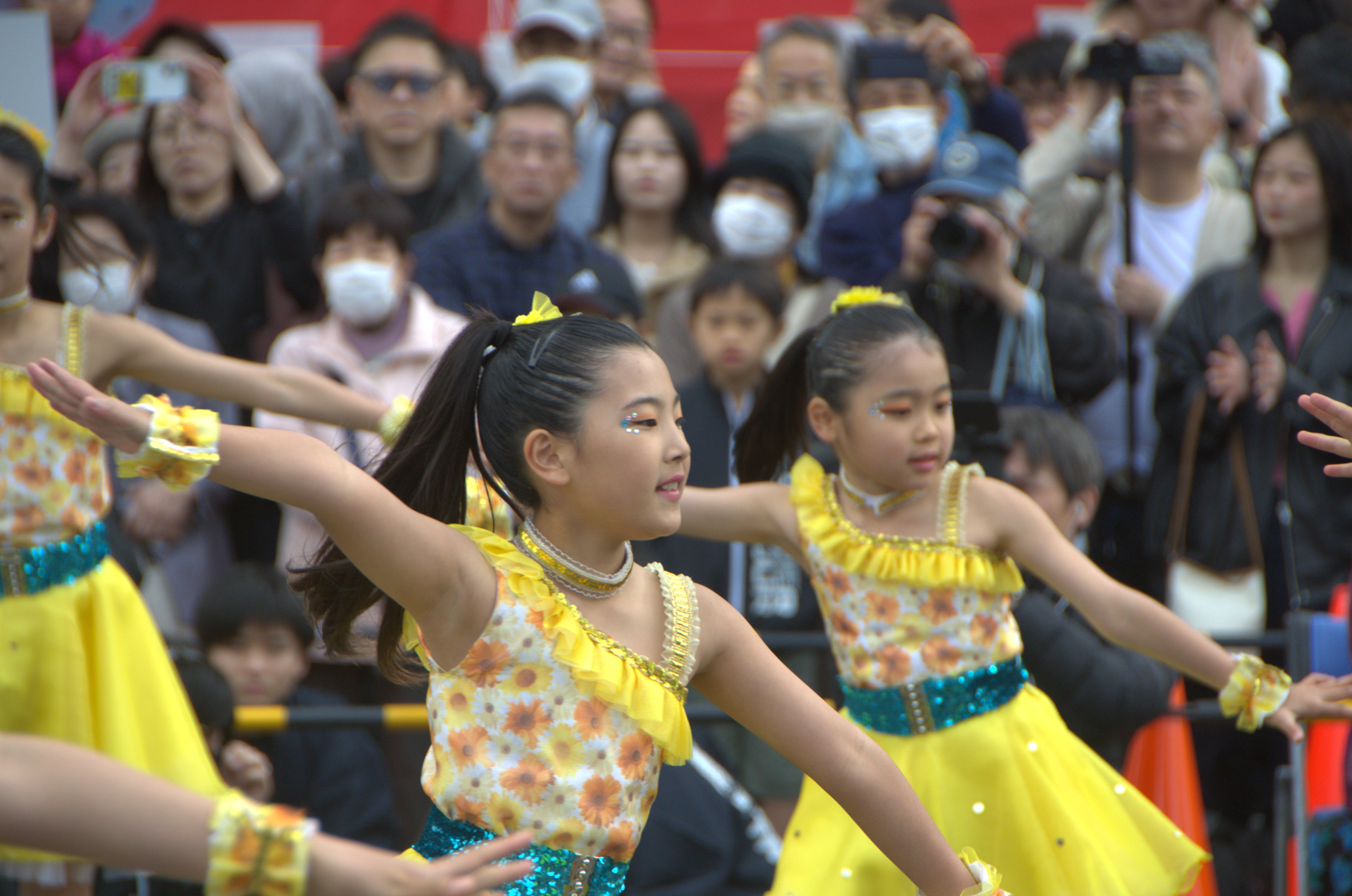 演技をする小学生