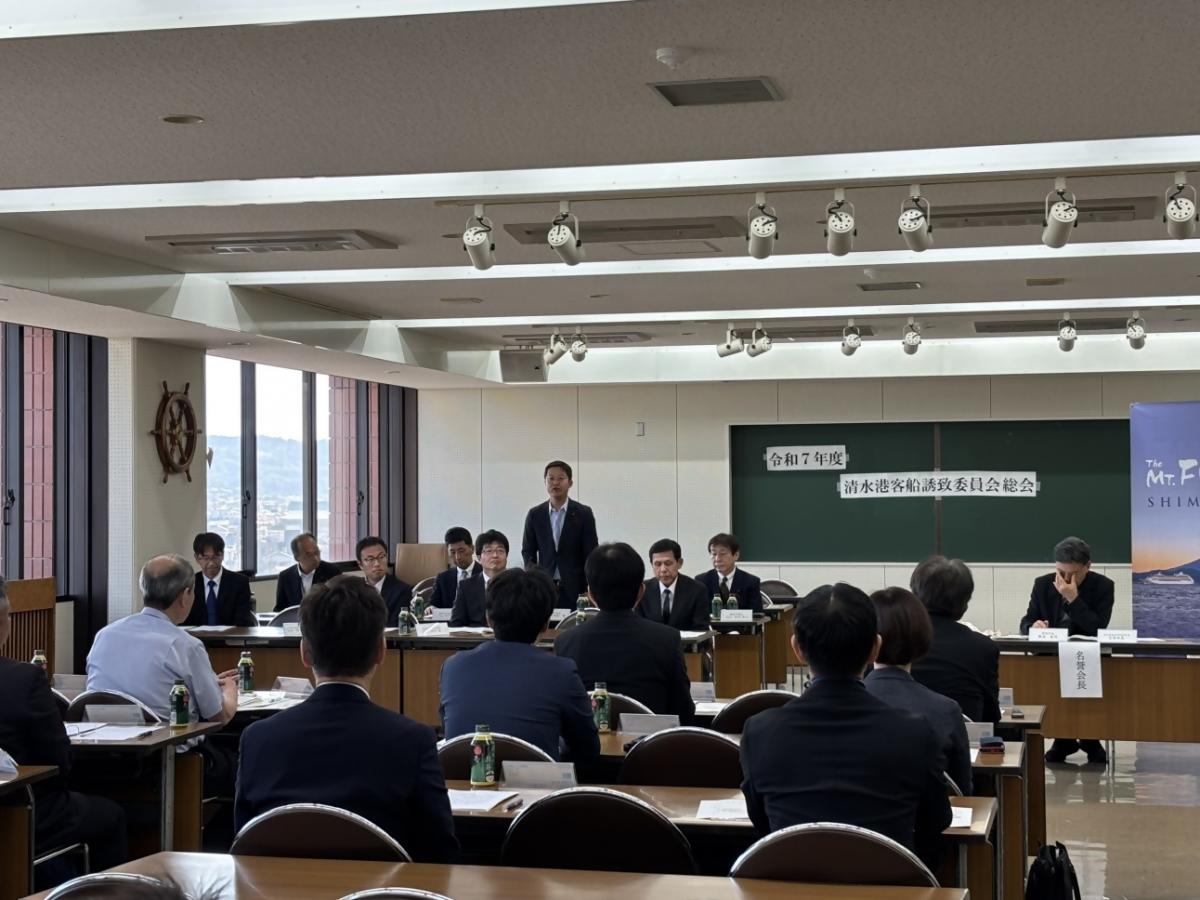客船誘致