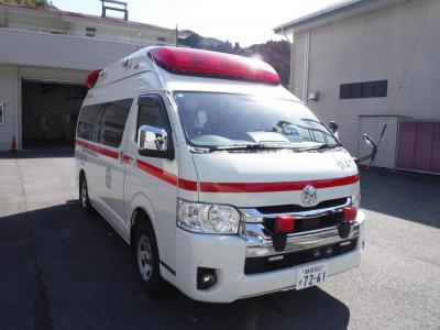 小島救急1（斜め前方からの写真）